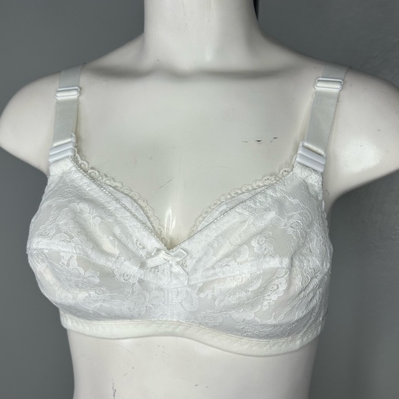 Beauty by Jeunique White Lace Soft Cup Wireless Nursing Bra Style J50 - Picture 2 of 11
